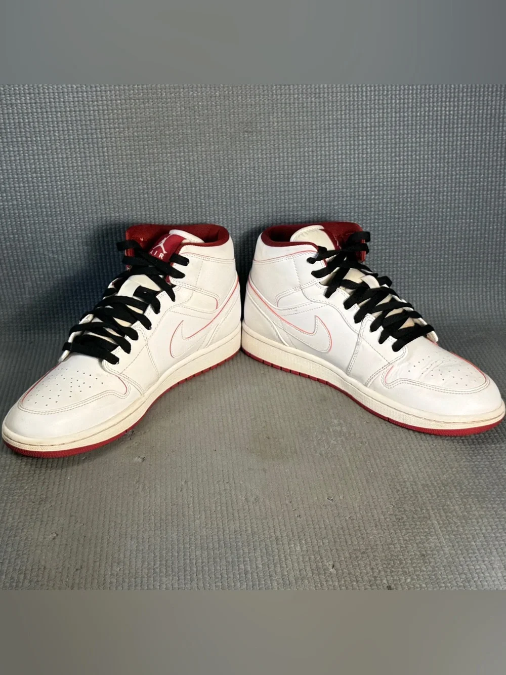 Nike Air Jordan 1 Retro Mid White Gym Red Black‎ Sneakers 554724-103 Men Size 10